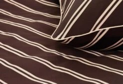 VTwonen Vt Wonen Diagonal Bettwäsche Dunkelrot -Deutschland Vtwonen Verkaufs-Shop diagonal dark red 40 detail