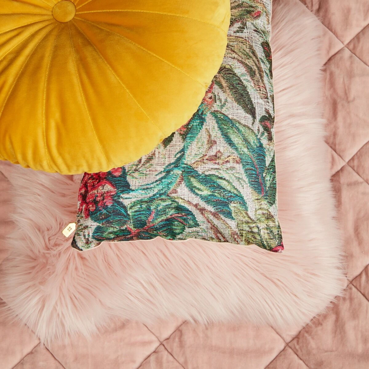 KAAT Amsterdam Mandarin Gelb Kissen 3 KAAT Amsterdam Mandarin Gelb Kissen – Bild 3