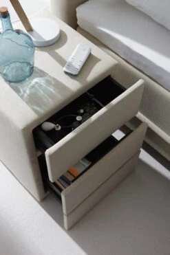 Nachttisch Tune 6 Nachttisch Tune -Deutschland Vtwonen Verkaufs-Shop nachtkast tune gestoffeerd 4