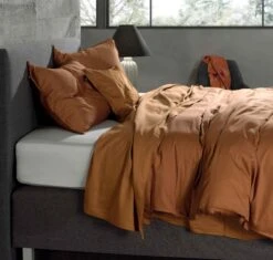 Zo!Home Satinado Bettwäsche Cognac Braun -Deutschland Vtwonen Verkaufs-Shop zo home dekbedovertrek satinado cognac brown 5