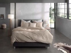 Zo!Home Satinado Bettwäsche Sandfarben -Deutschland Vtwonen Verkaufs-Shop zo home dekbedovertrek satinado forest sand 4 1